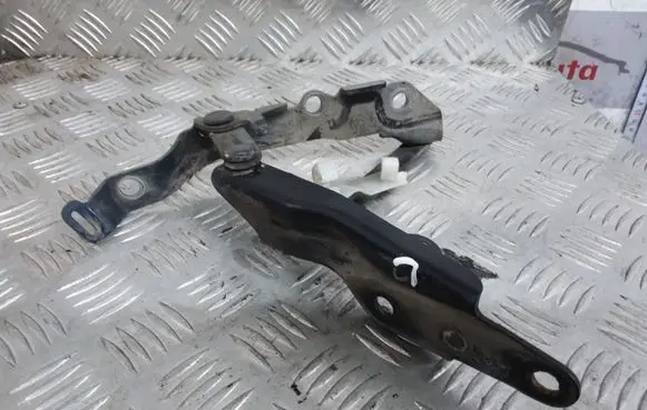 Subaru Legacy Engine bonnet/hood hinges