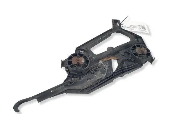 Skoda Octavia Mk2 (1Z) Headlight/headlamp mounting bracket 1Z0941340