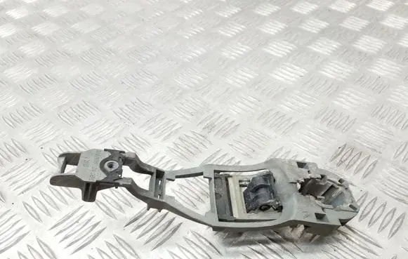 Volkswagen Fox Front door coupe exterior handle/bracket 3B0837886