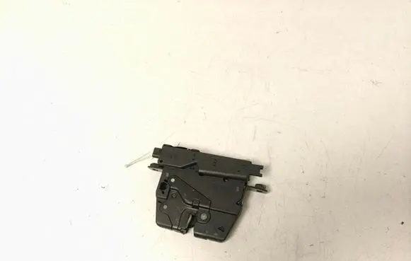 Loading door lock