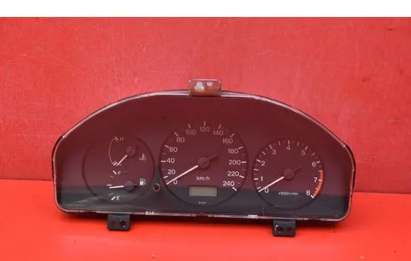 Speedometer (instrument cluster)
