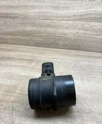 Audi A4 S4 B5 8D Mass air flow meter 071906461A 0280217529