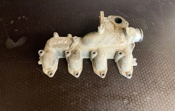 Ford Focus C-MAX Intake manifold 16100011