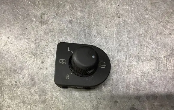 Volkswagen PASSAT B5 Wing mirror switch 1J1959565E