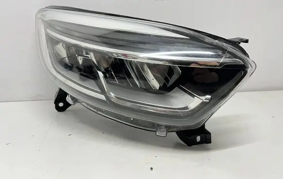 Renault Captur Headlight/headlamp 260107244R 0129770600510665