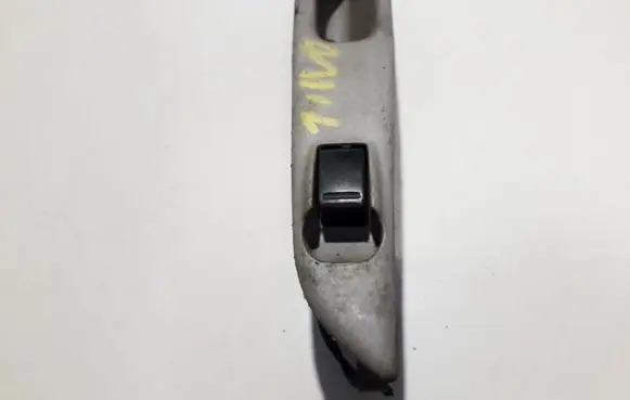Nissan Almera Tino Electric window control switch 05302