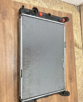 Mercedes-Benz E W212 Coolant radiator 67162 6716301 046956