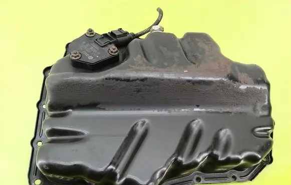 Skoda Yeti (5L) Oil sump 04E907660C