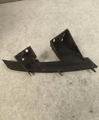 Audi Q7 4L Front bumper mounting bracket 4L0807333