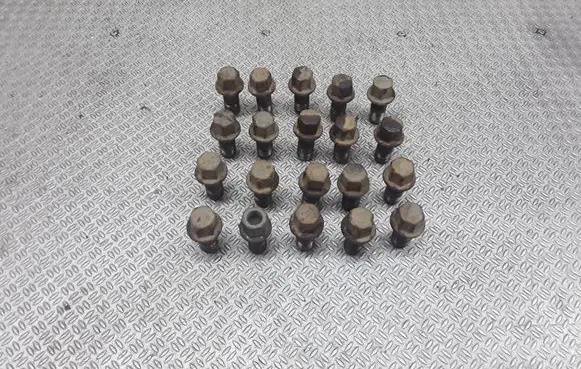 Mercedes-Benz A W169 Nuts/bolts 