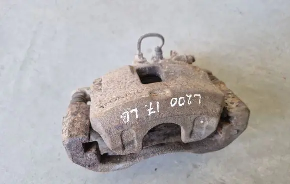 Mitsubishi L200 Front brake caliper