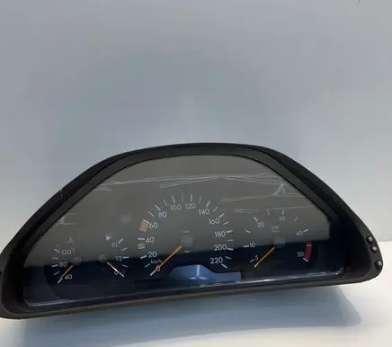 Mercedes-Benz E W210 Speedometer (instrument cluster) 2105401248 110008827019 A2105401248