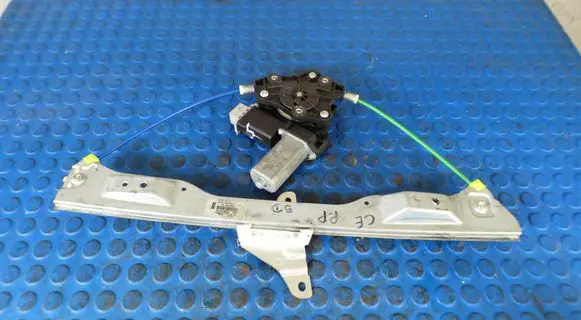 Opel Corsa E Front door electric window regulator 13447039 541613212 32329000