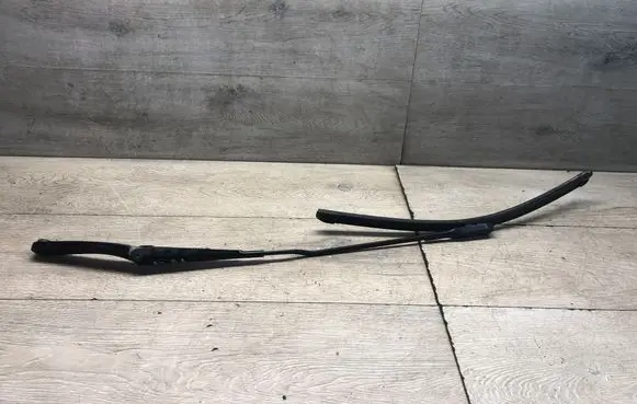 Audi A4 S4 B8 8K Front wiper blade arm 8K1955408