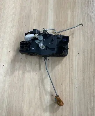 Renault Trafic III (X82) Rear door lock 905033916R