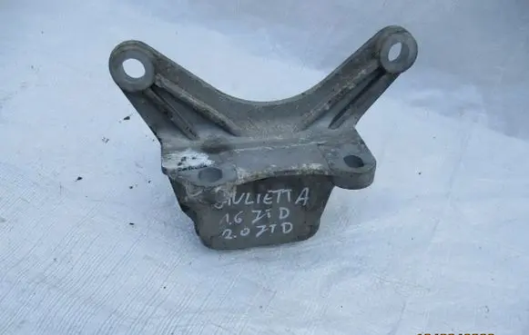 Alfa Romeo Giulietta Gearbox mounting bracket 