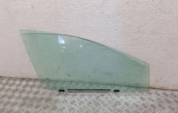 Toyota Avensis T270 Front door window glass four-door 6810105050 43R001605