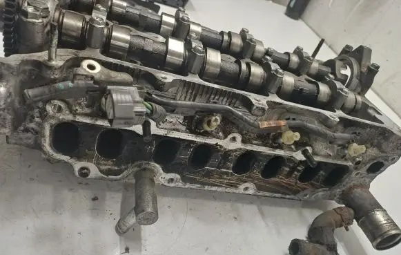 Toyota Avensis T270 Engine head 1ADFTV