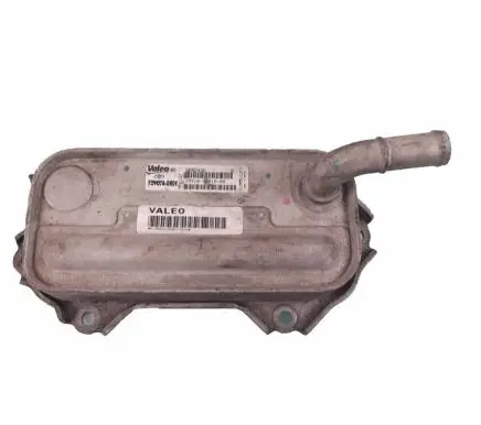 Toyota Auris 150 Engine oil radiator 157100R01000 880243D L28120734