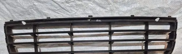 Volkswagen Jetta V Front bumper lower grill