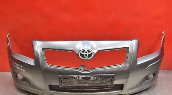 Toyota Avensis Verso Front bumper