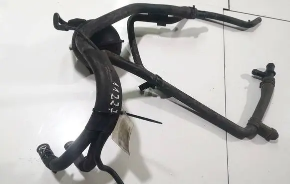 Audi Q7 4L Engine coolant pipe/hose 