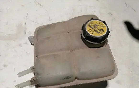Mazda 3 I Coolant expansion tank/reservoir 3M5H8K218AF