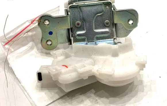 Mitsubishi Eclipse Cross Tailgate exterior lock 