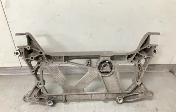 Volkswagen PASSAT B8 Front subframe 3Q0199369E