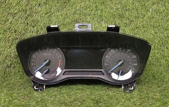Ford Fusion II Speedometer (instrument cluster) FS7T10849ED
