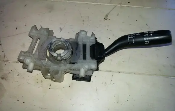 Mazda 626 Wiper control stalk 17b122