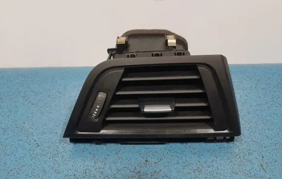 BMW Z4 E89 Dashboard side air vent grill/cover trim 9218550