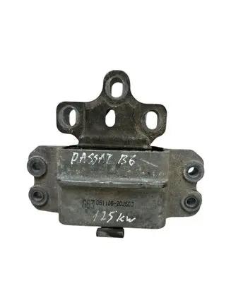 Volkswagen PASSAT B6 Engine mount bracket 3C0199555 061106202503 G63061106202503