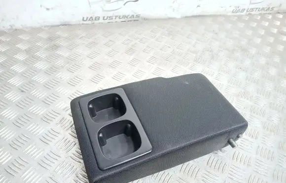 Nissan Qashqai Rear seat armrest 