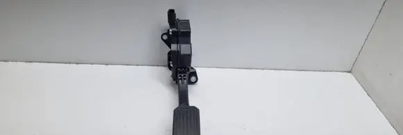 Toyota RAV 4 (XA30) Accelerator throttle pedal 7811042010