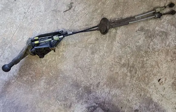 Peugeot Partner Gear shifter/selector 3527353