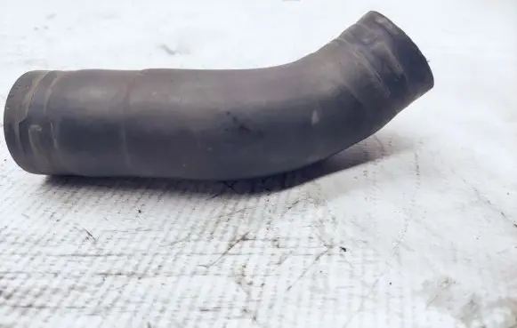Volkswagen PASSAT B7 Engine coolant pipe/hose 5N0122101