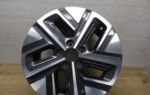 Hyundai Kona I R17 alloy rim 52910DD100