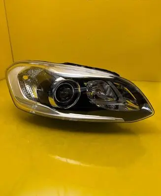 Volvo XC60 Headlight/headlamp 31395899