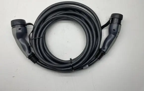 Toyota RAV 4 (XA50) Electric car charging cable 035178