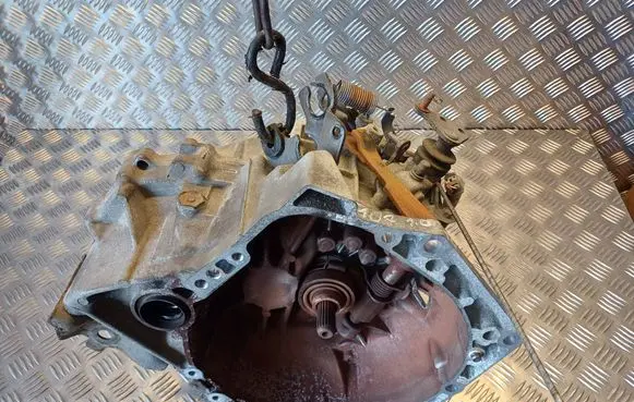 Peugeot 107 Manual 5 speed gearbox 20TT05