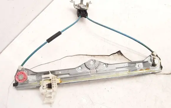 Rear door manual window regulator