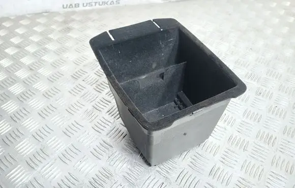 KIA Sorento Other interior part 846813E900