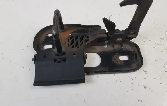 Volkswagen PASSAT B6 Engine bonnet/hood lock/latch loop/hook 