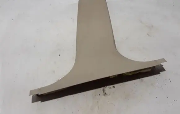(B) pillar trim (bottom)