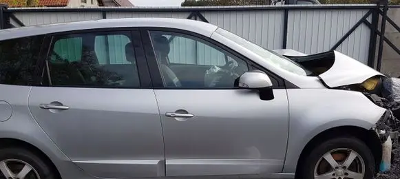 Renault Laguna II Fender TED69