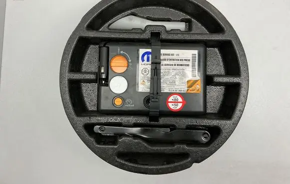 Chrysler Pacifica Tire air pump compressor 68320204AB 2018FC 04726542AE