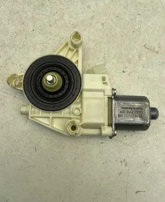 Mercedes-Benz E W212 Front door window regulator motor A2048200242 971218100 0130822502
