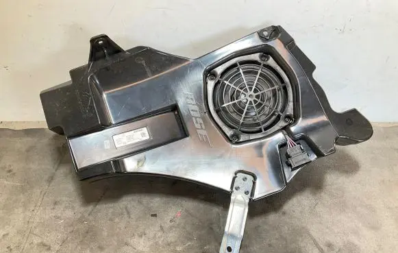 Audi A3 S3 8P Subwoofer speaker 8P4035382C 280354002 449089002
