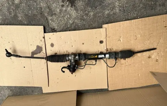 Mitsubishi Colt Steering rack 6111378